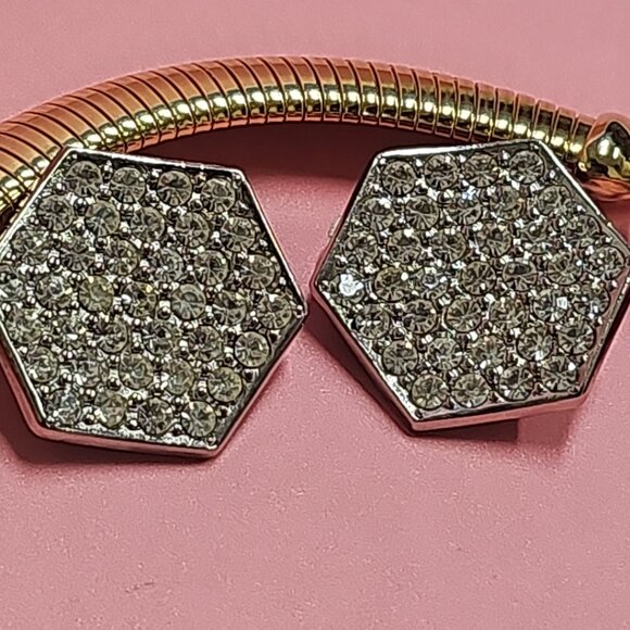 PIERRE CARDIN Rhinestones Choker Gold-Tone Necklace Hexagon Pendant & Earrings - Picture 2 of 10